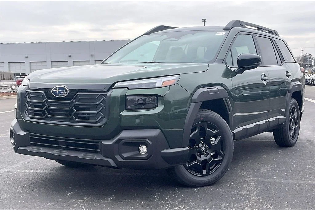 New 2026 DEEP EMERALD GREEN PEARL Subaru Limited image 2