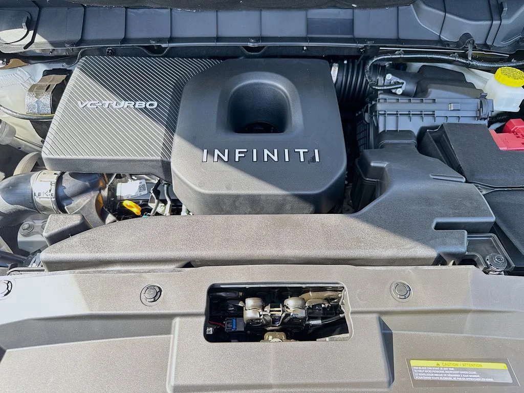 New 2027 RADIANT WHITE INFINITI Luxe AWD image 31
