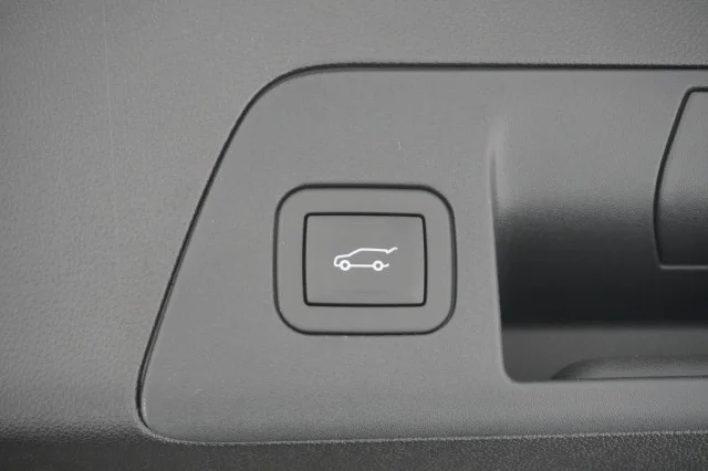 New 2026 Summit White Buick Sport Touring image 9