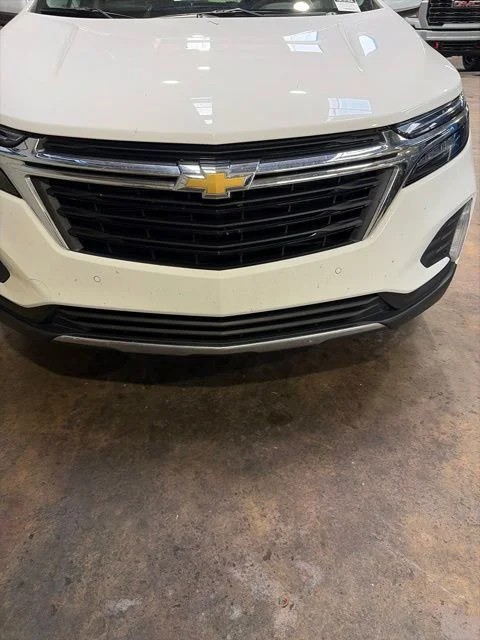 Used 2022 White Chevrolet LT image 2