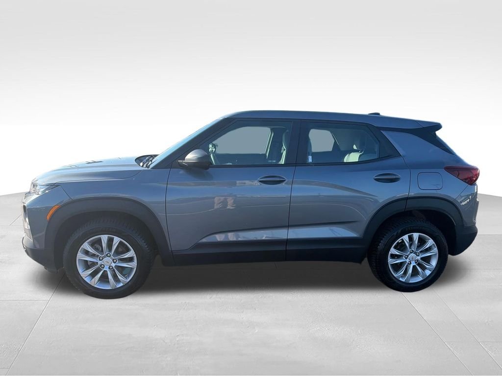 Used 2022 Gray Chevrolet LS image 3