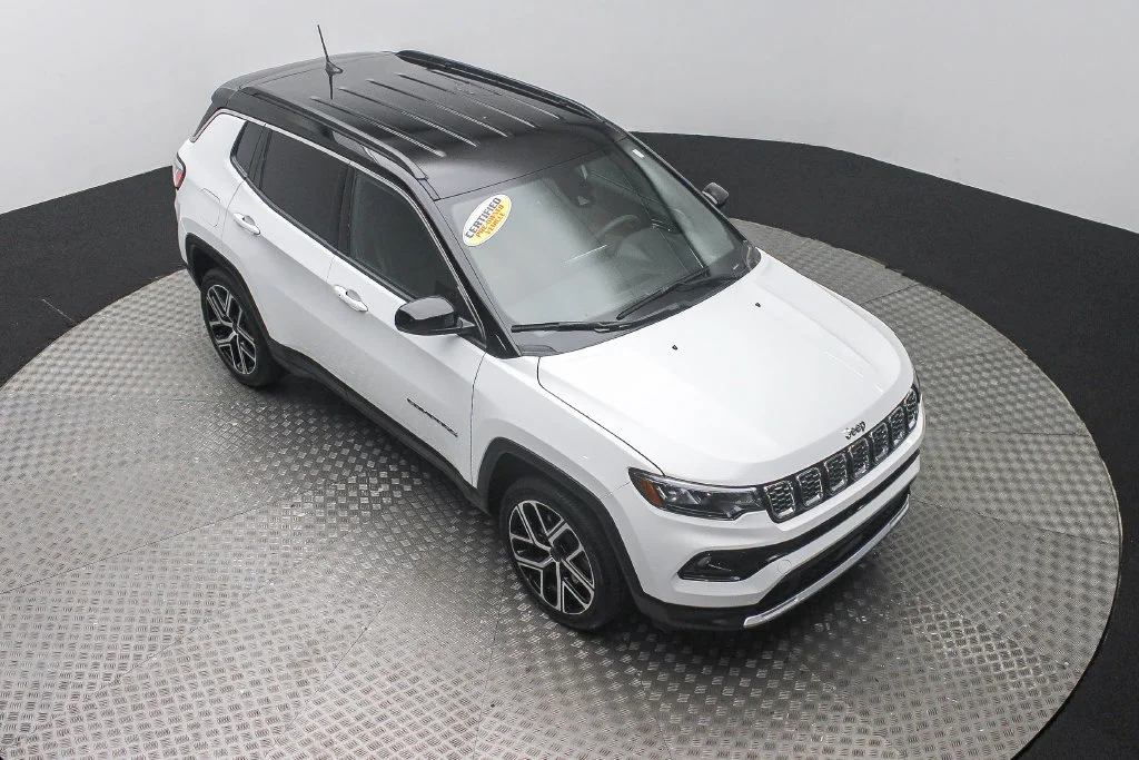 Certified Used 2025 White Jeep Limited image 3