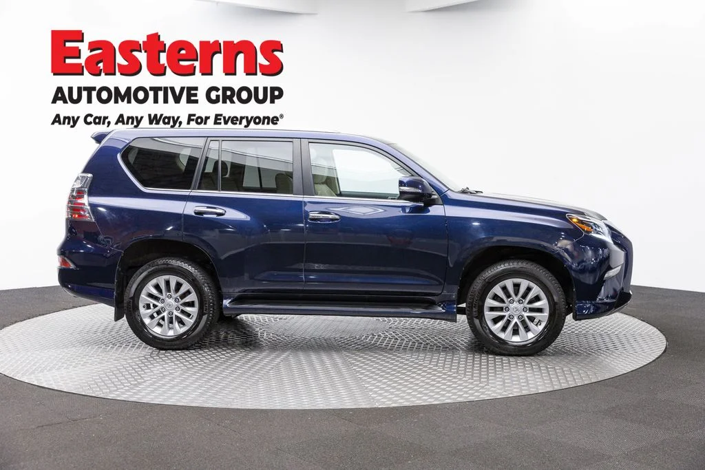Used 2021 Blue Lexus 460 image 3