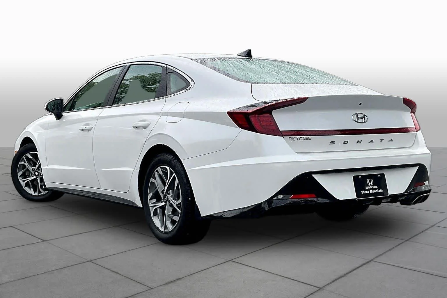 Used 2022 Quartz White Hyundai SEL image 12