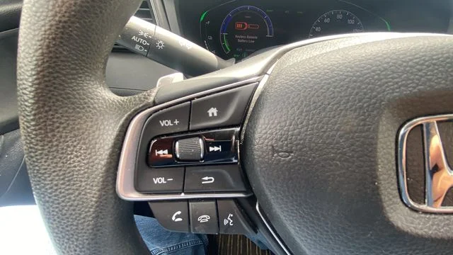 Used 2020 Silver Honda EX image 19