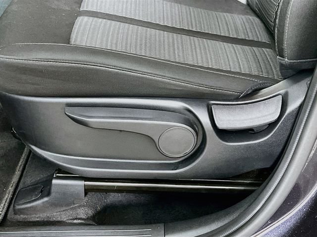 Used 2025  Kia LX image 11