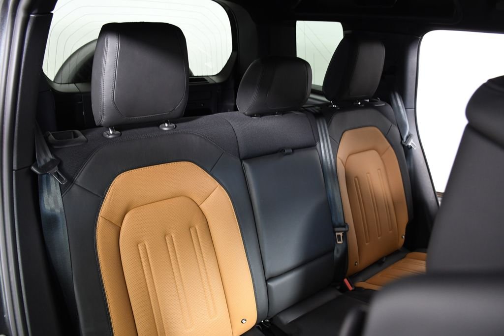 Used 2024 Santorini Black Metallic Land Rover X image 23