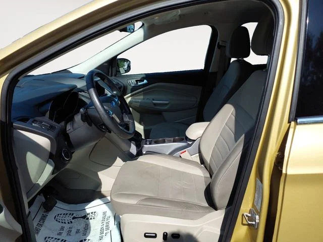 Used 2015 Gold Ford SE image 11