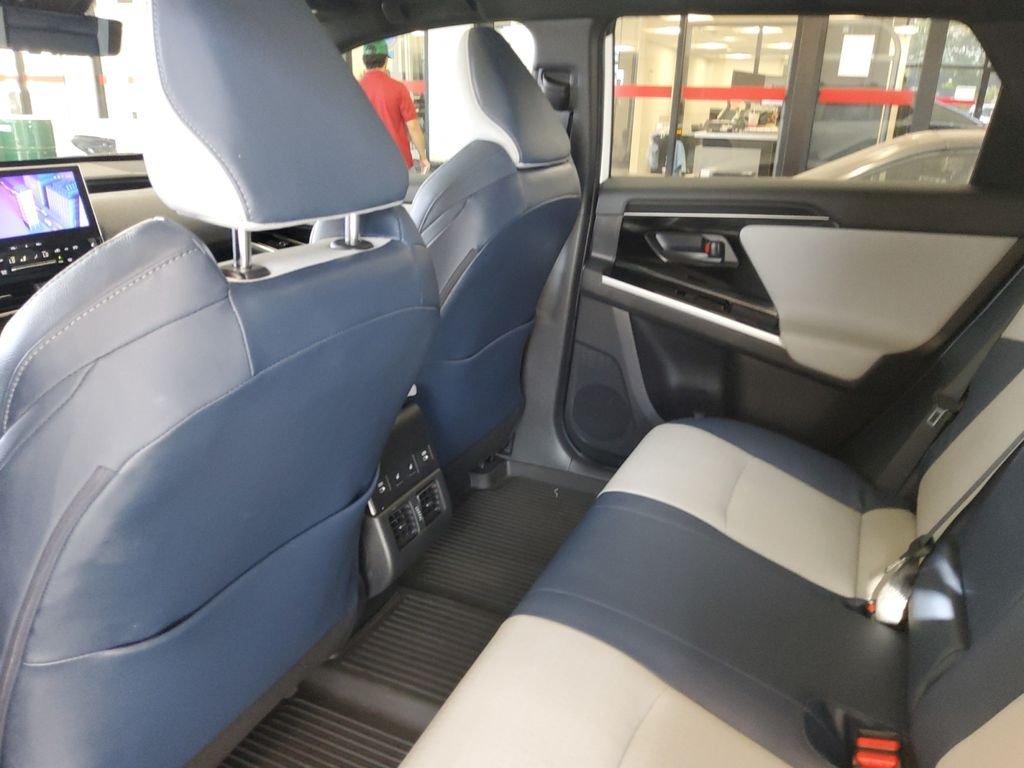 Used 2024 White Subaru Touring image 28