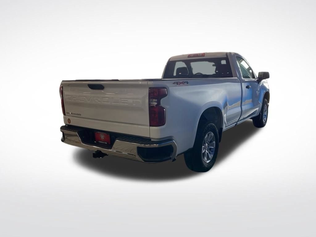 New 2026 Summit White Chevrolet WT image 13