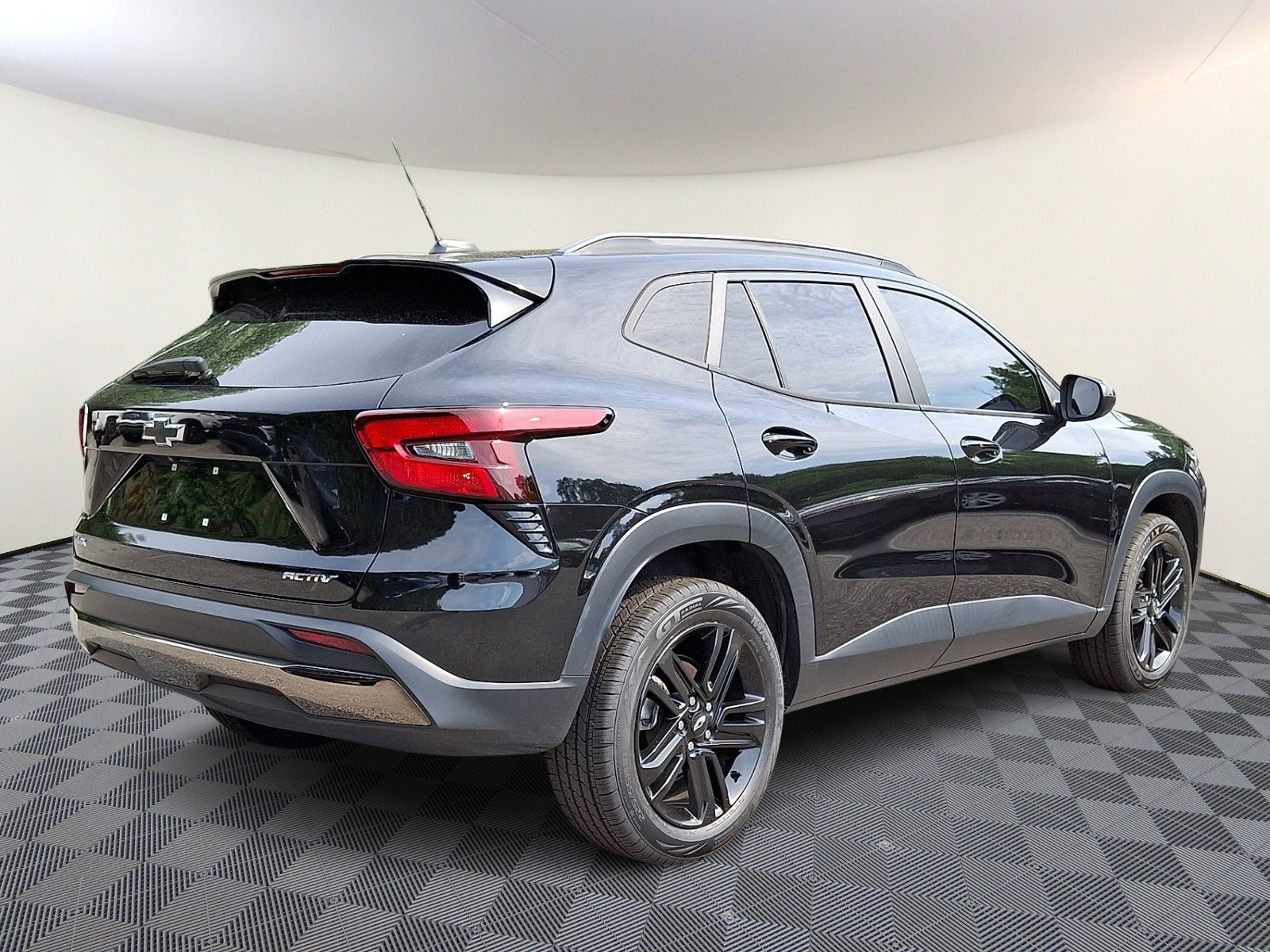 Used 2024 Mosaic Black Metallic Chevrolet ACTIV image 5