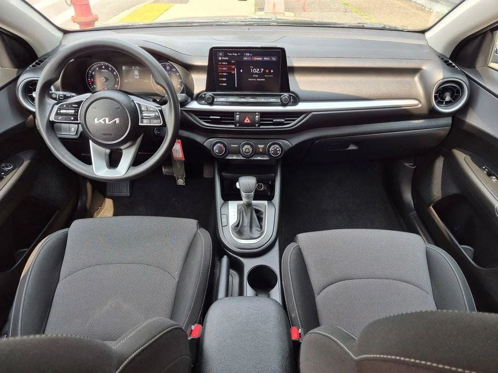 Used 2023 Black Kia LXS image 19