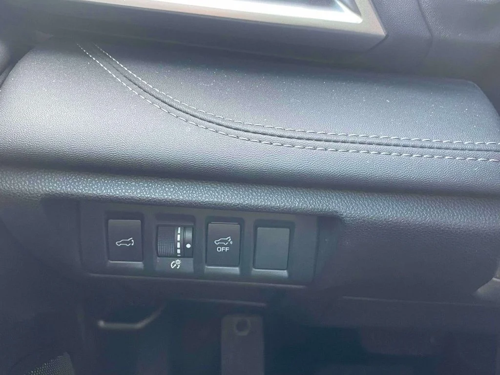 Used 2022 White Subaru Limited image 21