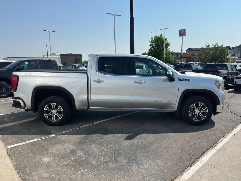 Used 2021 Quicksilver Metallic GMC SLT image 4