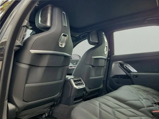 Used 2025 Black BMW 740i image 10