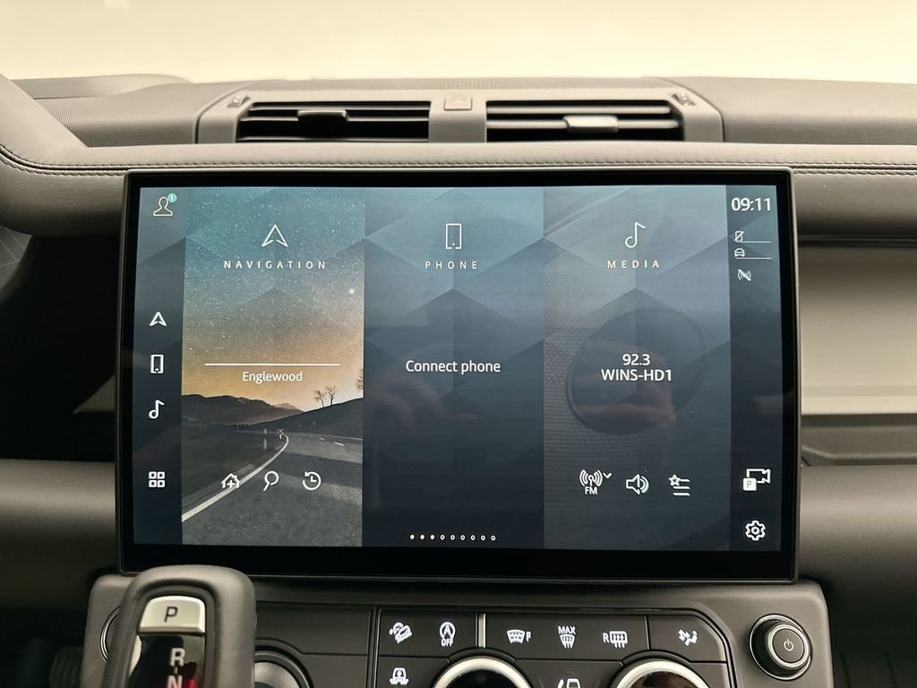 New 2026 Tasman Blue Land Rover X-Dynamic SE image 14