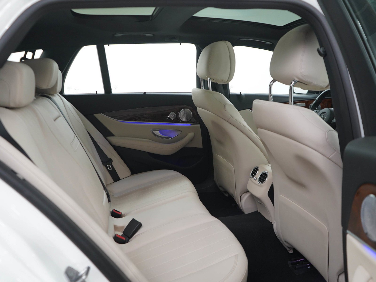 Used 2017 Polar White Mercedes-Benz E 400 image 12