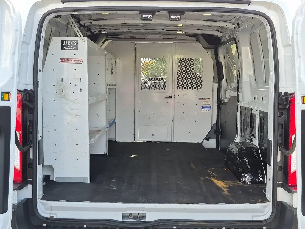 Used 2016 Oxford White Ford Base image 23