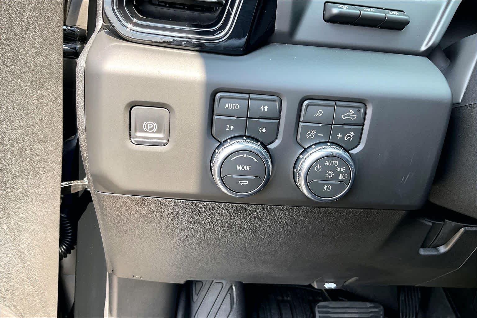 Used 2026 Onyx Black GMC AT4 image 15