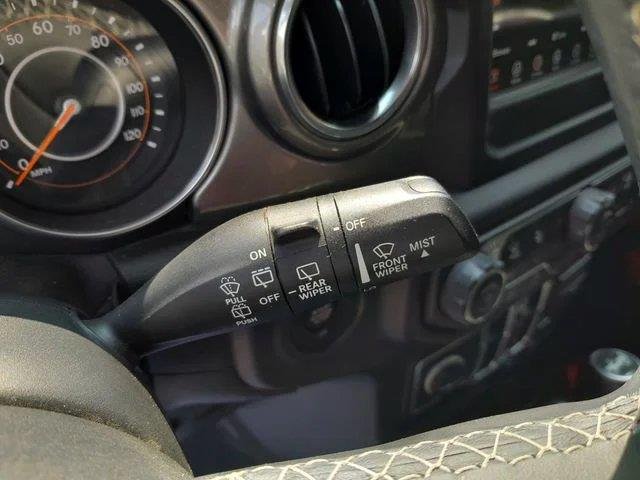 Used 2018  JEEP  image 17