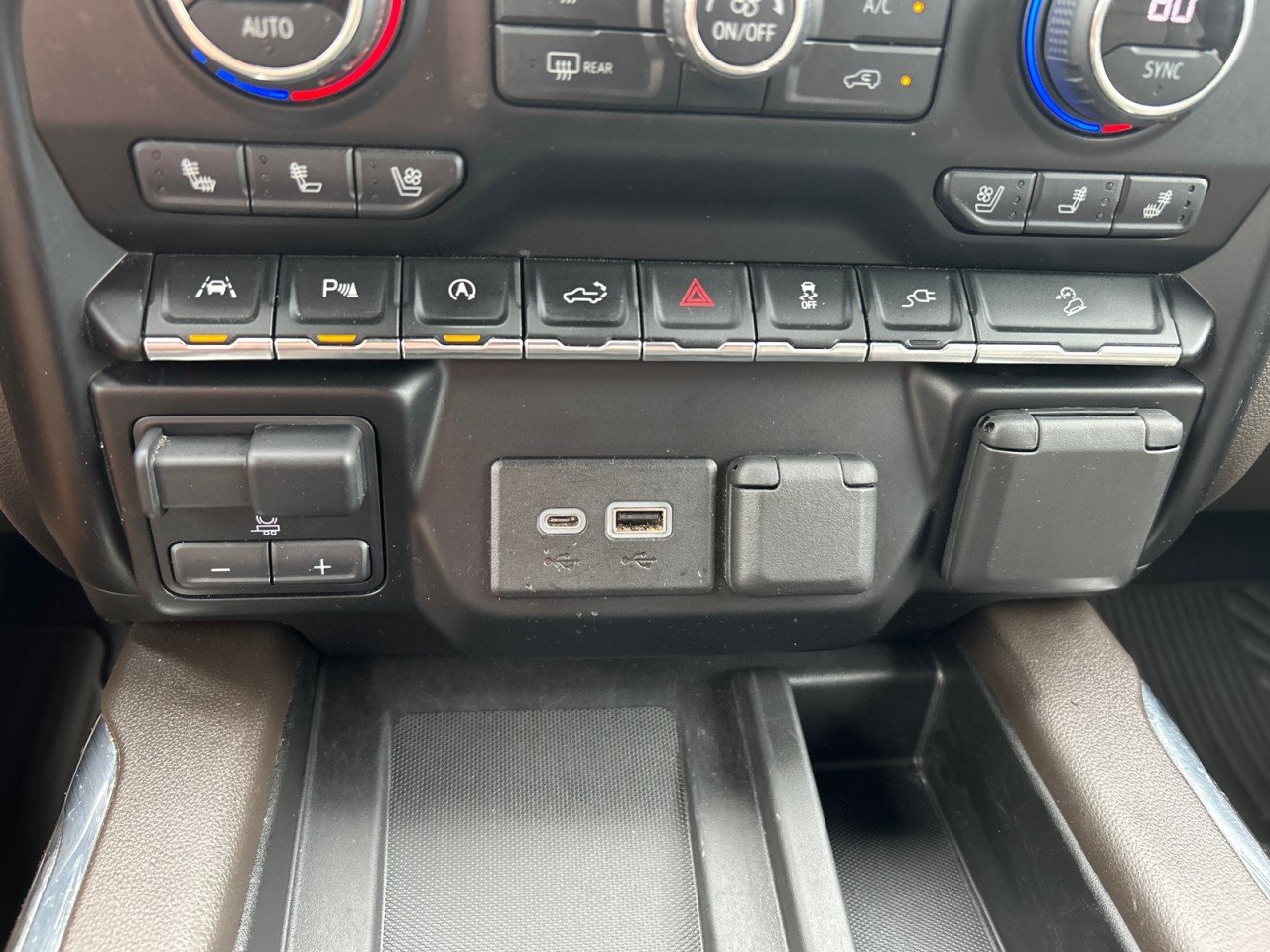 Used 2021 SUMMIT WHITE Chevrolet LTZ image 13
