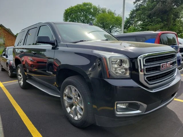 2019 GMC Yukon 4WD SLE's photo