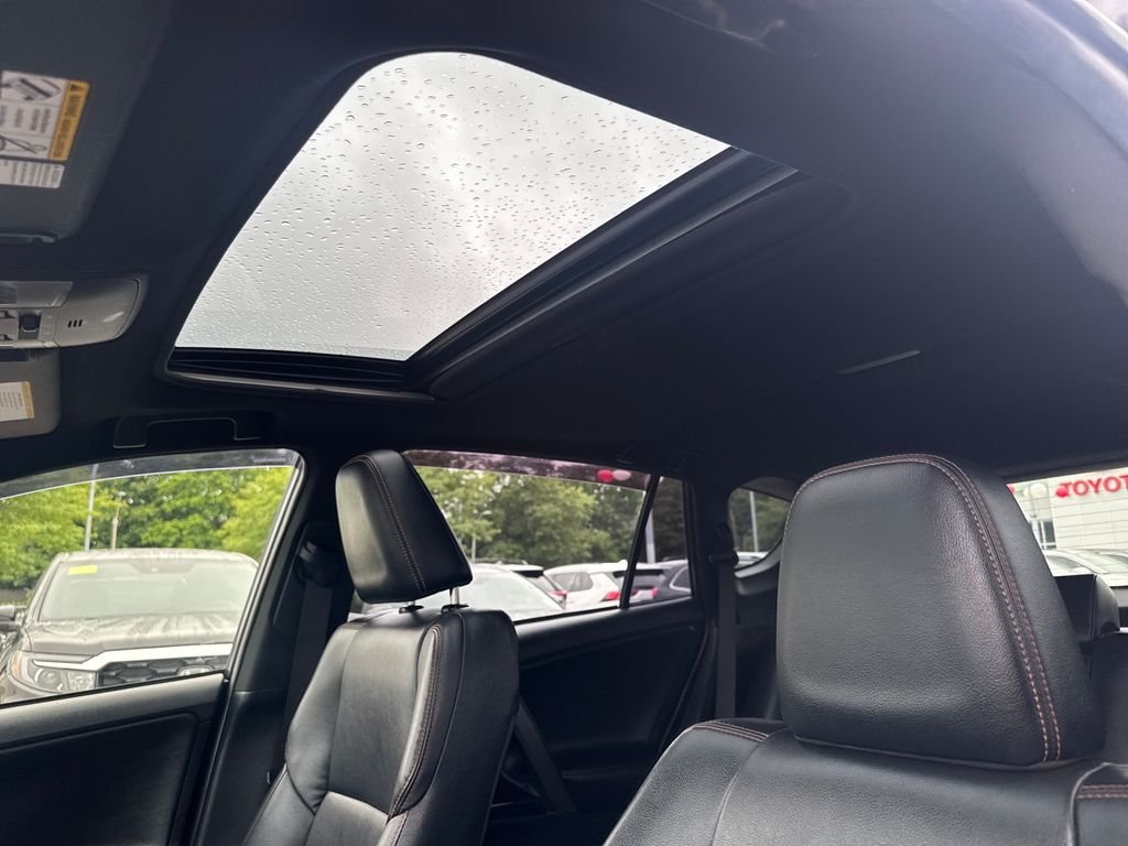 Used 2016 Gray Toyota SE image 17