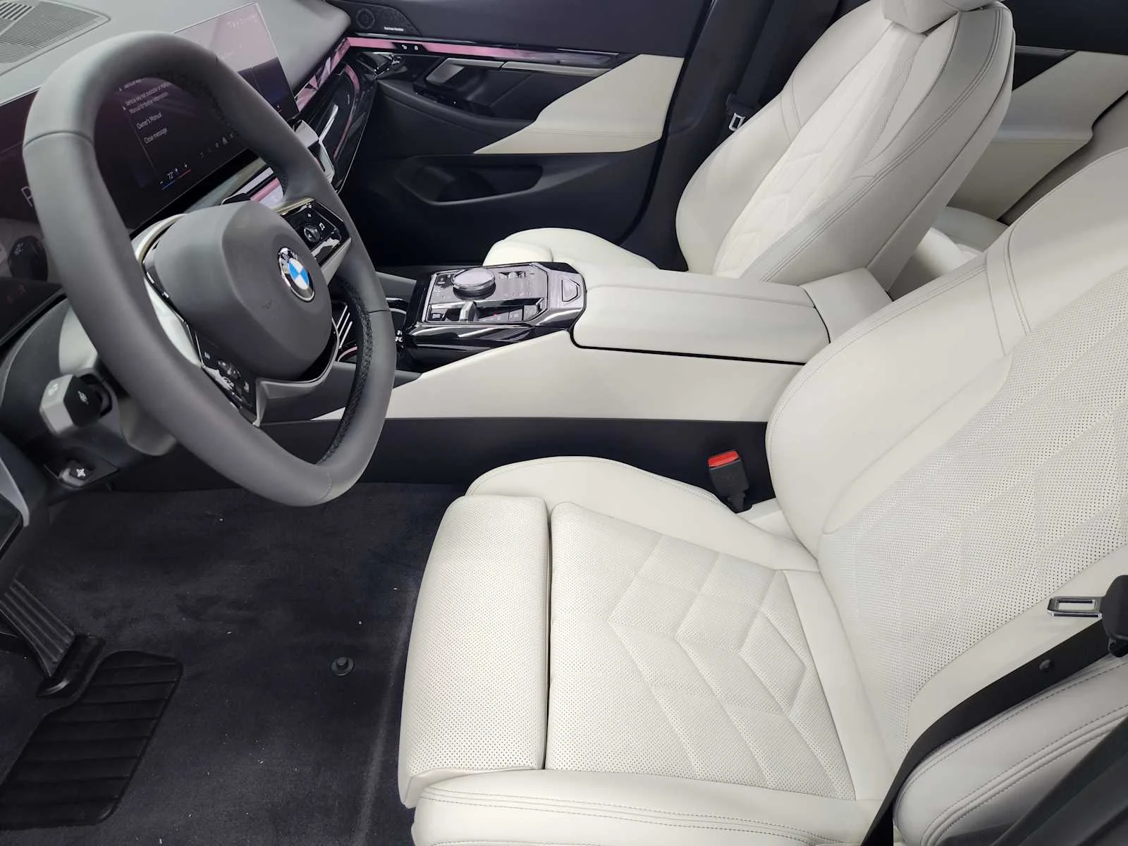 New 2027 Alpine White BMW 530i image 4