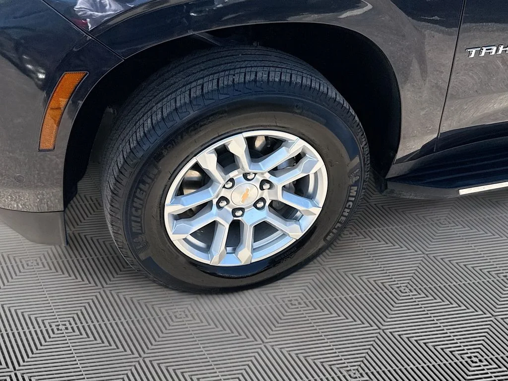 Used 2025 Gray Chevrolet LT image 35