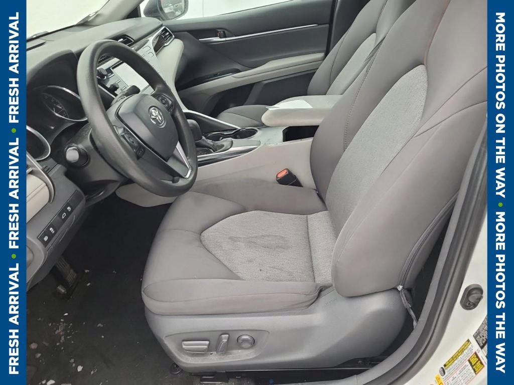 Used 2018 White Toyota LE image 8