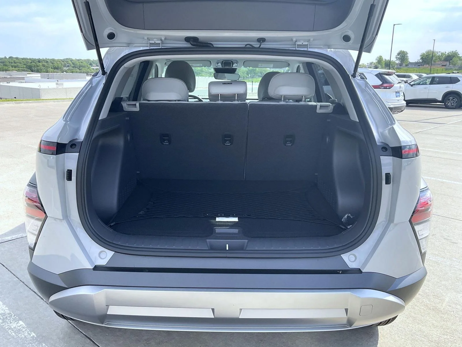 New 2026 Gray Hyundai SEL Premium image 9