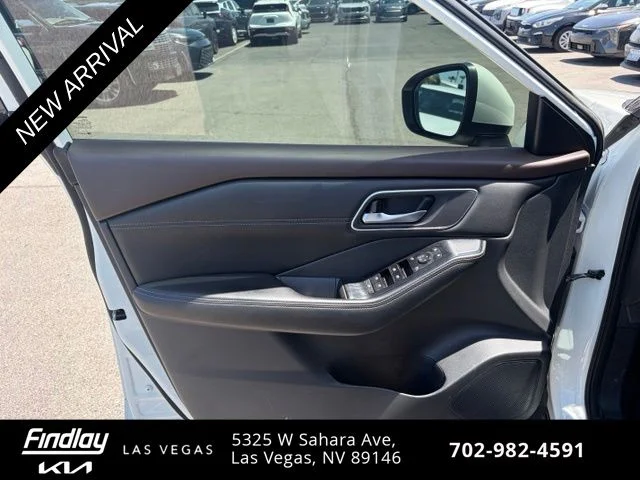 Used 2021 White Nissan SV image 9