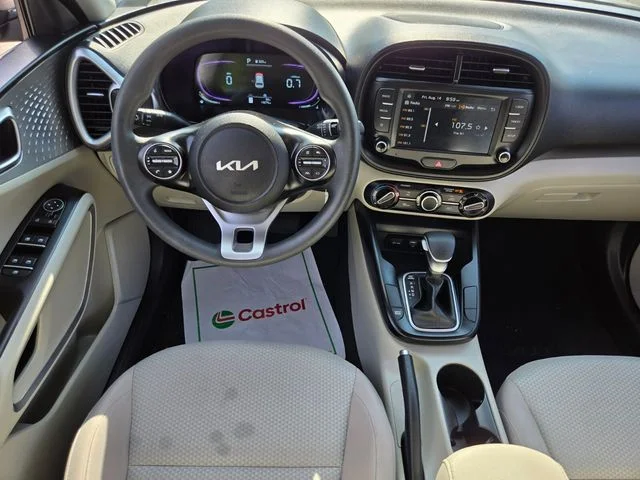 Used 2025 Silver Kia  image 14