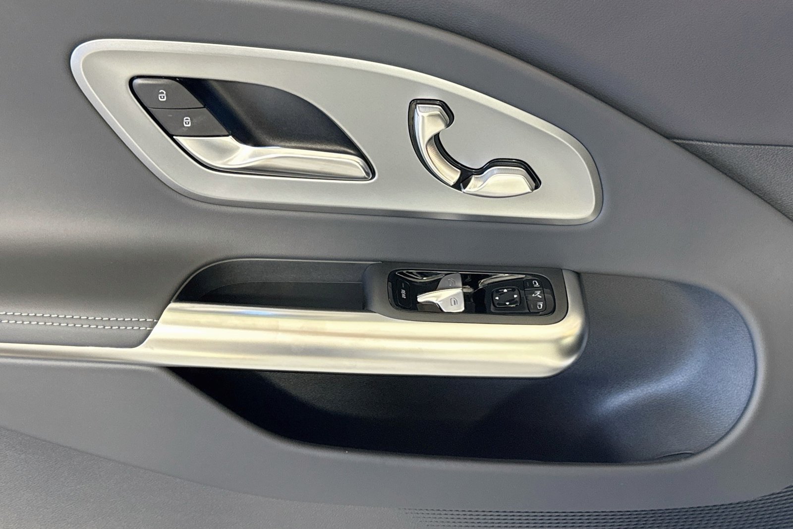 New 2027 Polar White Mercedes-Benz CLA 220 Hybrid image 14