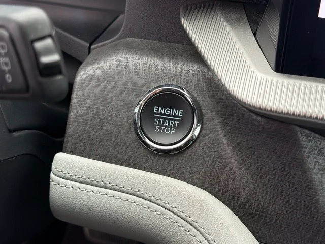 Used 2025 Black Ford Platinum image 19