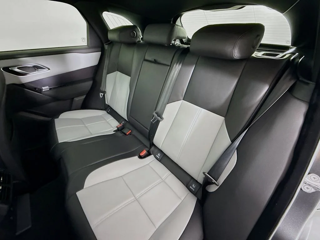 New 2026  Land Rover Dynamic SE image 25
