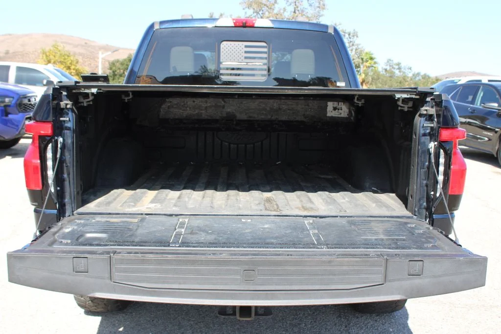 Used 2023 Blue Ford Platinum image 9