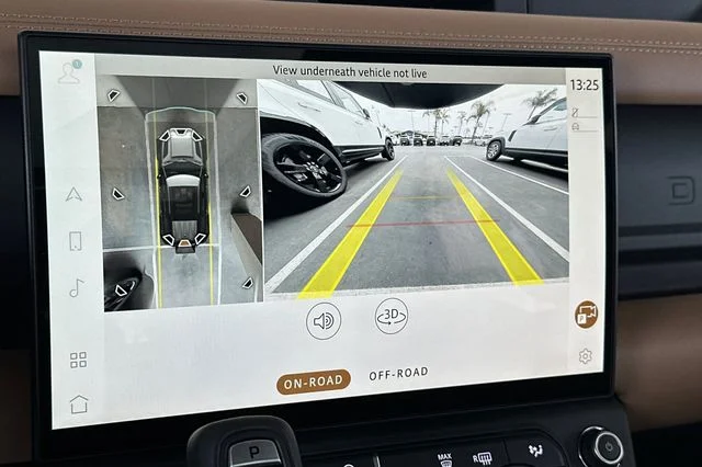 New 2026 Santorini Black Land Rover X-Dynamic SE image 18