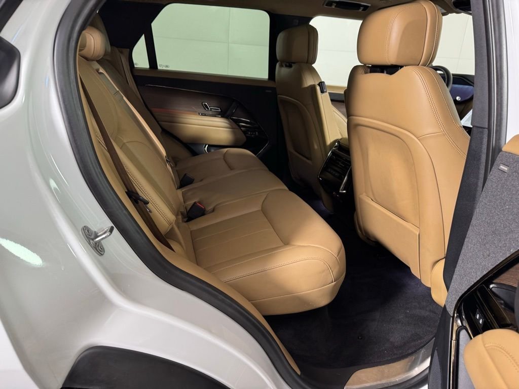Used 2024 Fuji White Land Rover SE image 30