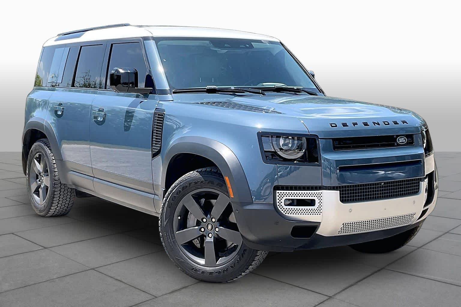 Used 2021 Tasman Blue Metallic Land Rover SE image 3