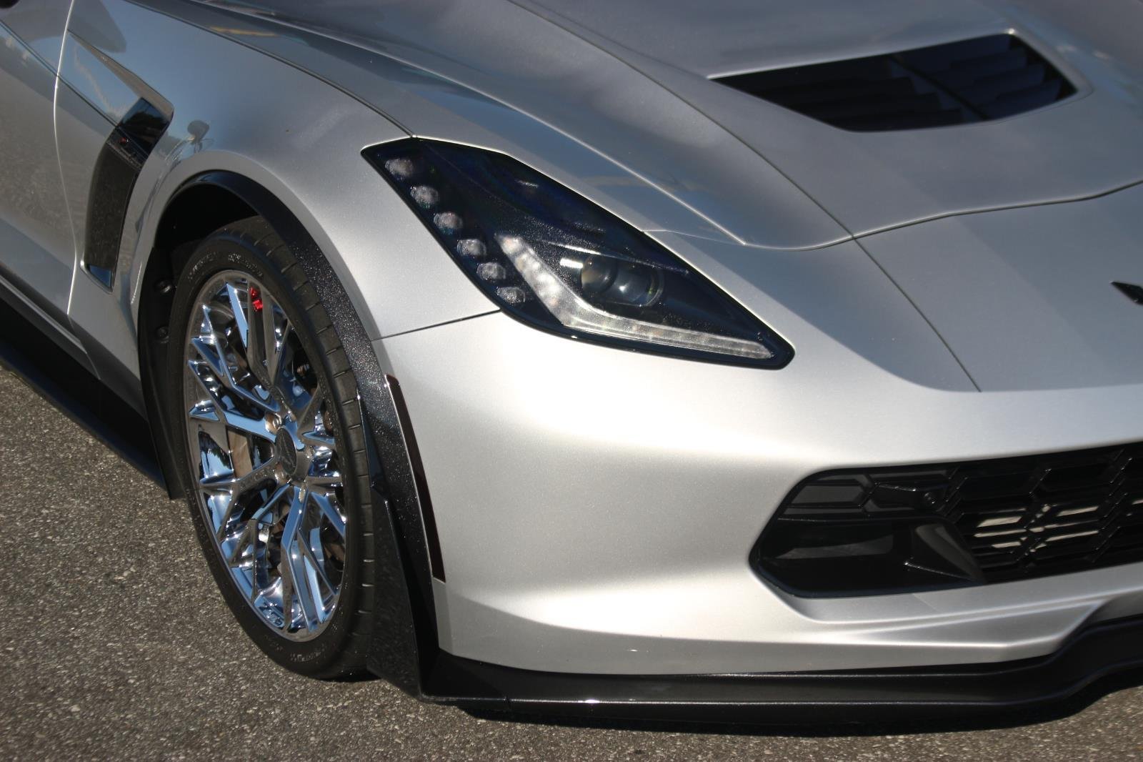 Used 2019 BLADE SILVER METALLIC Chevrolet Z06 2LZ image 9