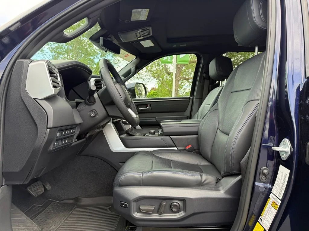 Certified Used 2025  Toyota Platinum image 12