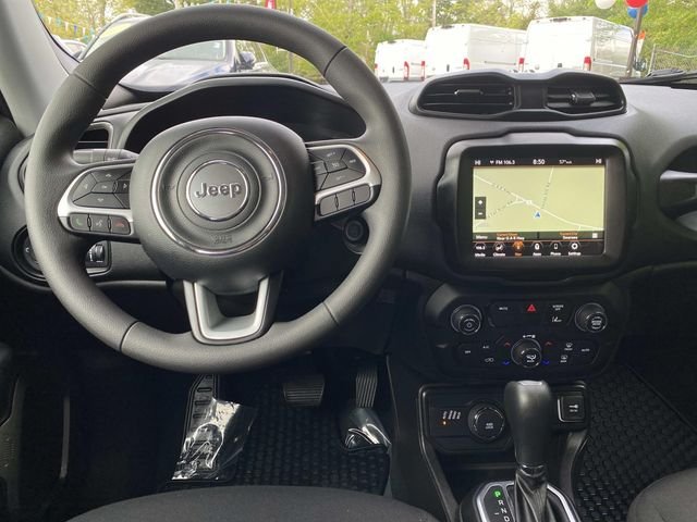 Used 2023 Black Clearcoat Jeep Latitude image 7