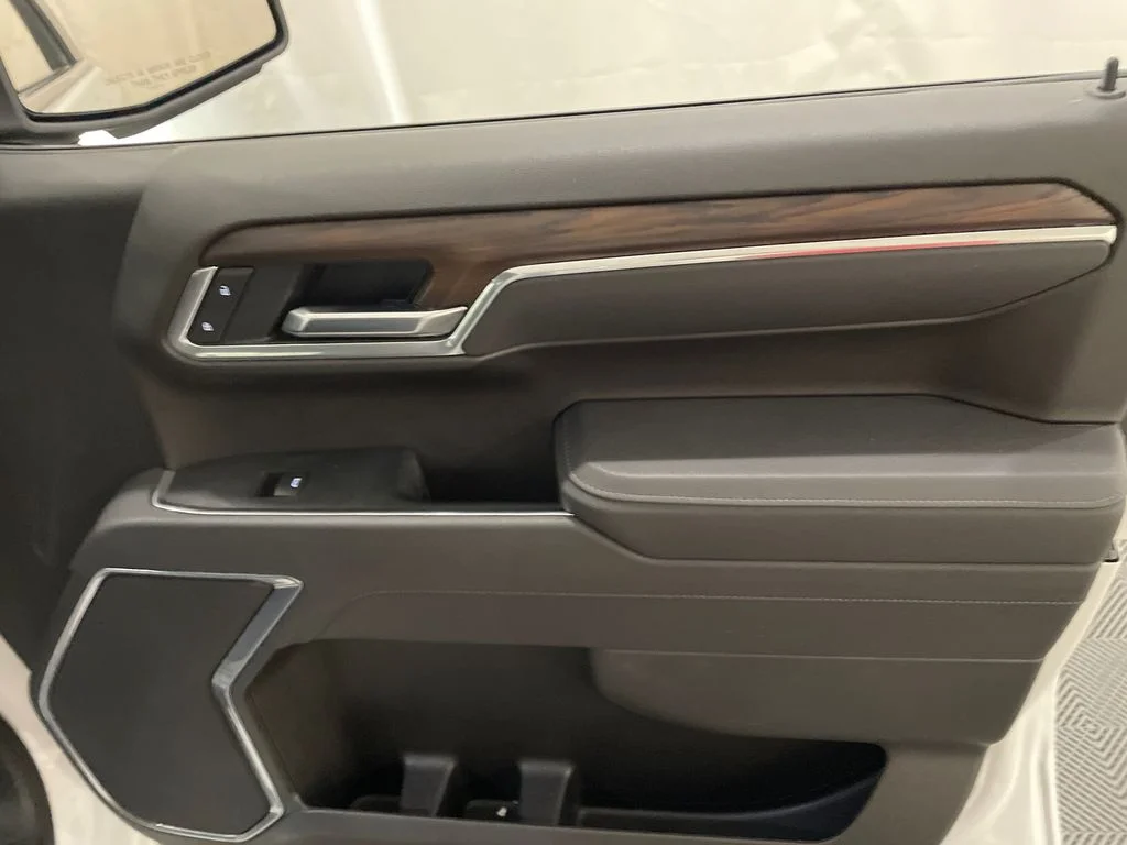 2025 GMC Sierra 1500 SLT - Photo 25