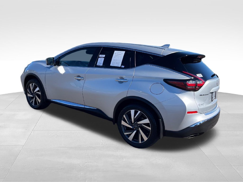 Used 2023 Silver Nissan SL image 3