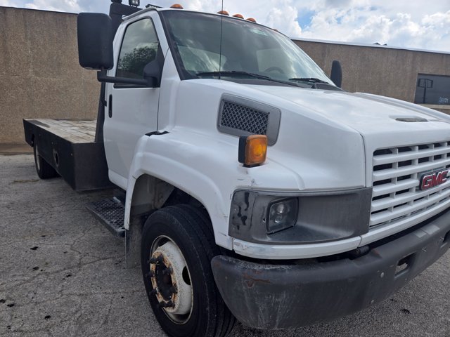 Used 2005  GMC  image 2