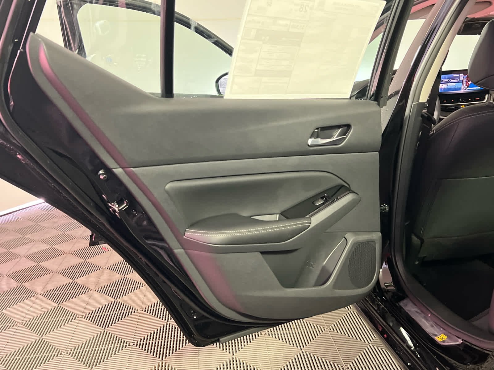 2025 Nissan Altima SL - Photo 15