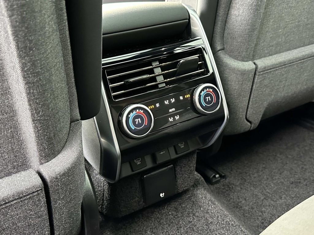 2025 Land Rover Range Rover SE - Photo 11