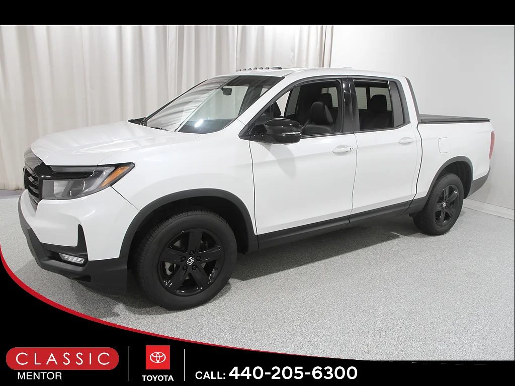 Used 2023 Platinum White Pearl Honda Black Edition image 3