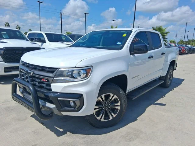 Used 2022 White Chevrolet Z71 image 3